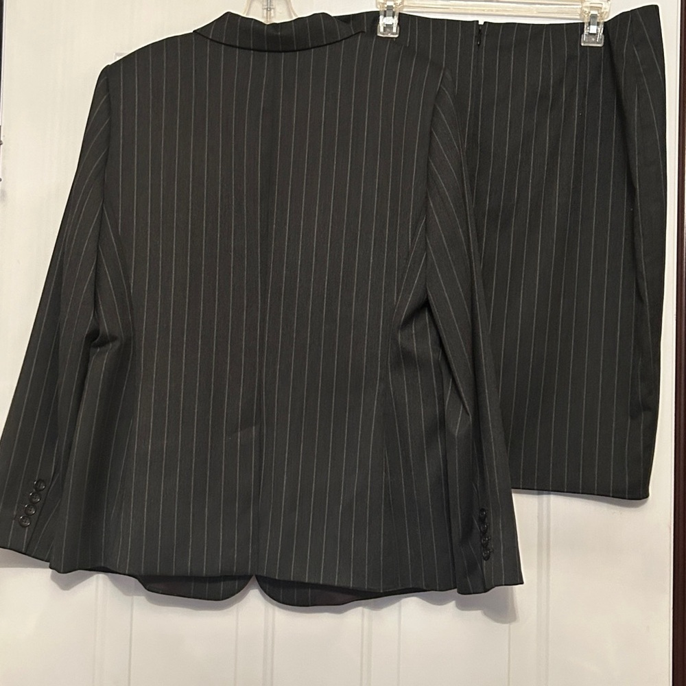 DKNY Charcoal Pinstripe Blazer Skirt Set 16 Career Vintage Professional Polished - Picture 7 of 16